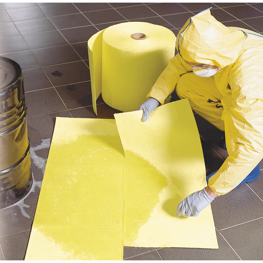 2 rollos absorbentes de productos químicos de doble espesor sin capa de refuerzo de 40cm x 40m. — Producto en uso