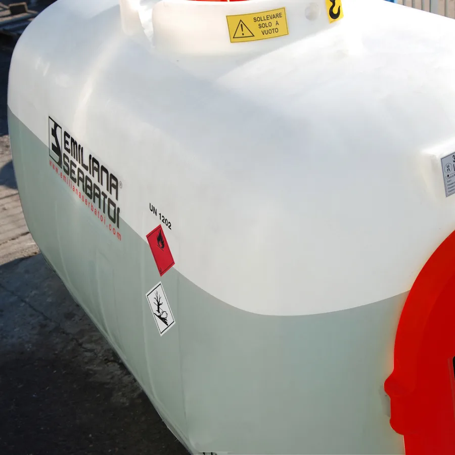 Depósito ADR de gasóleo de 960 litros en polietileno con bomba de 24V, 40 l/min — Detalle del producto
