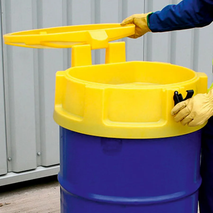 Embudo para bidón de 200 L con tapa. — Producto en uso