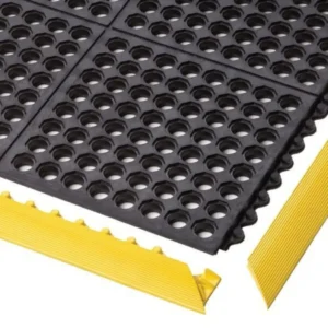 Losas y rejillas modulares Cushion-EaseTM de caucho para uso intensivo. — Imagen del producto